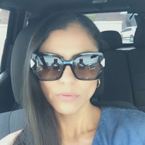 Meet your Posher, Paty - Picture 2 of 4